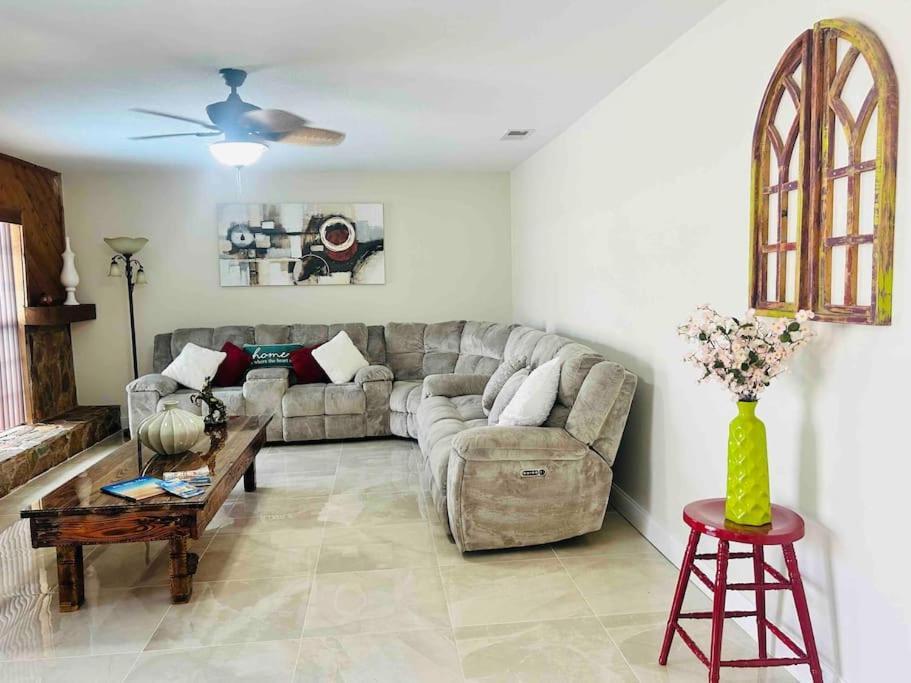 Vintage Family Scape + Heated Pool&Discount Villa Tampa Exteriör bild